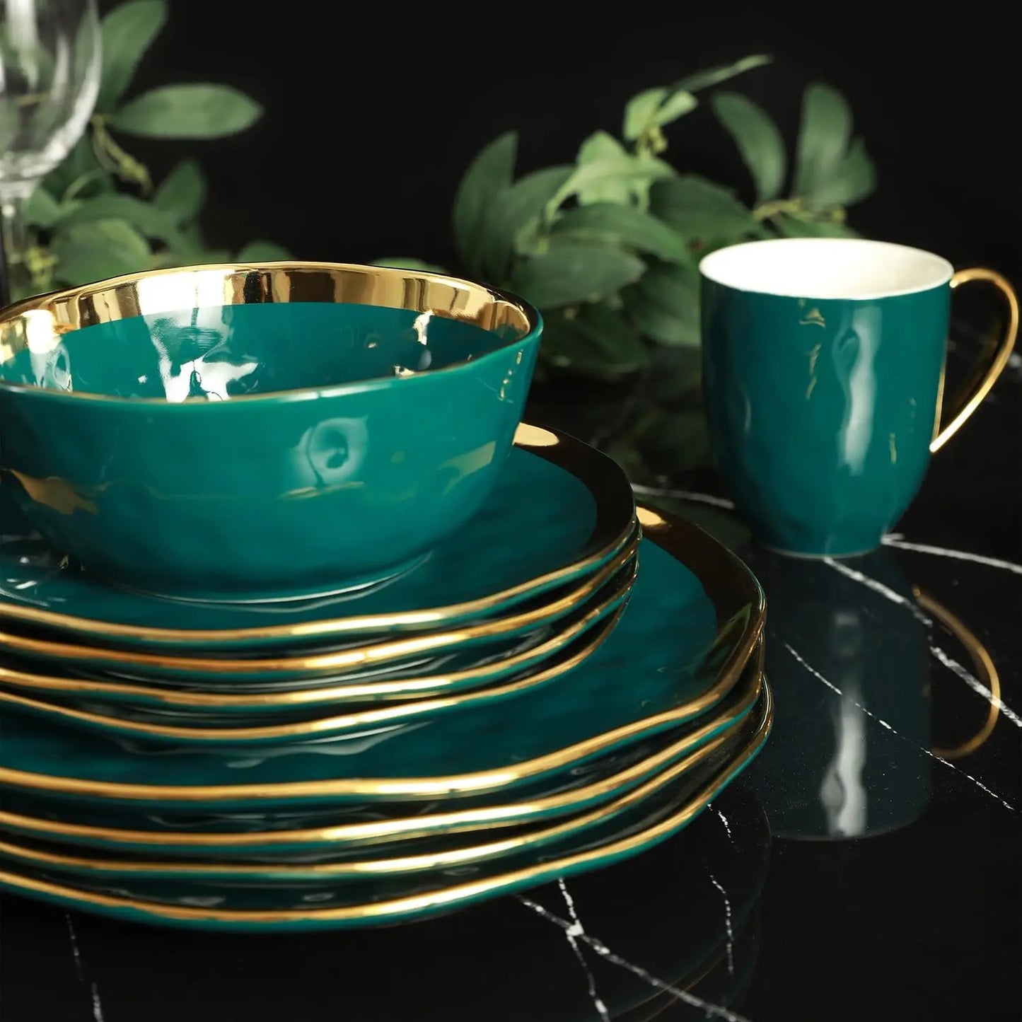 Porcelain 16-Piece Dinnerware Set – Green with Golden Rim (Service for 4)