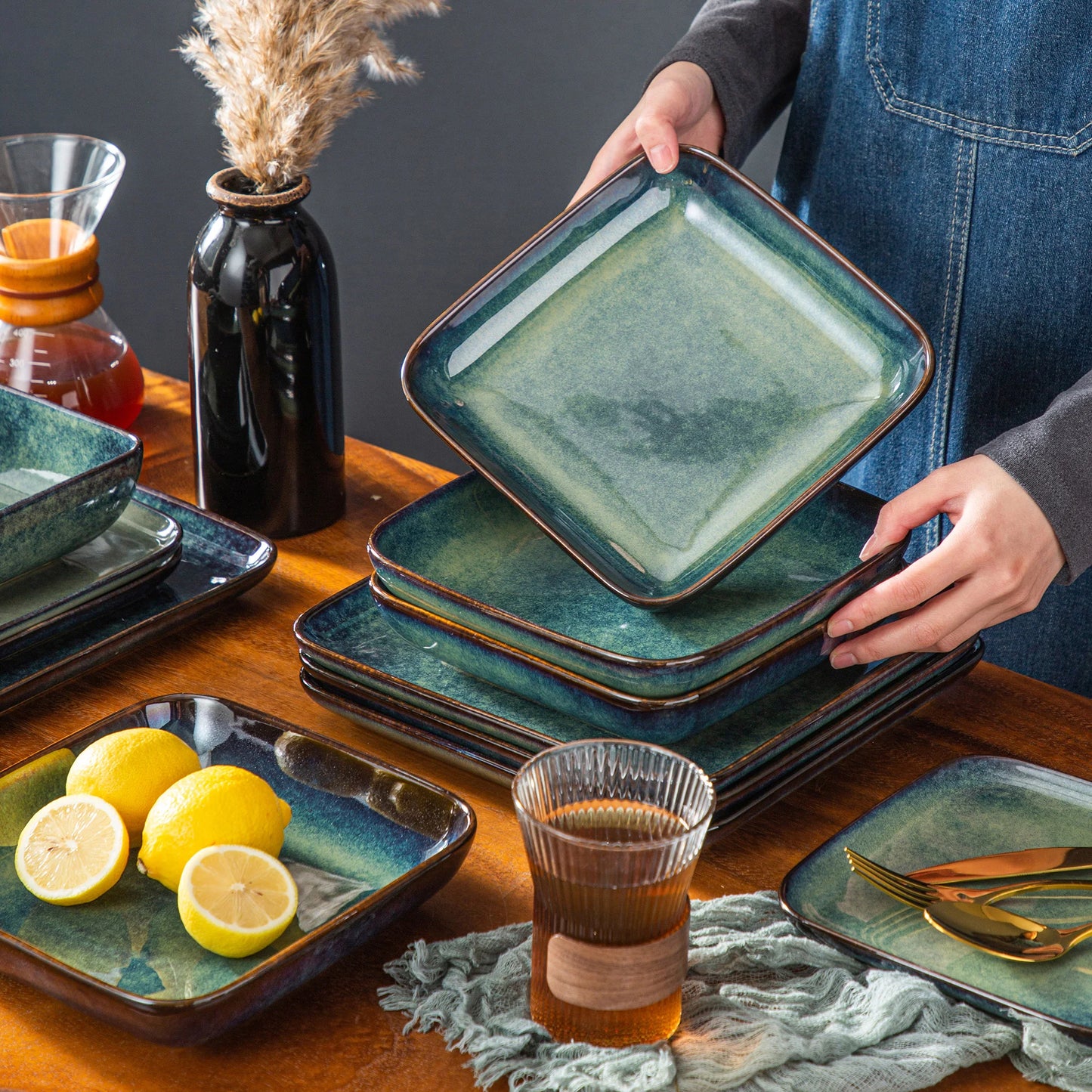 Green Square Kiln Change Glaze Dinner Set – 16 Piece Ceramic Tableware for 4 - Ceramic Hues